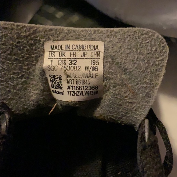 Used cleats - Picture 3 of 4